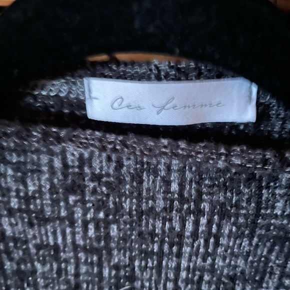 Topstitching Detail Casual Top With 2 Tone Soft Stretch Fabric - Picture 7 of 7